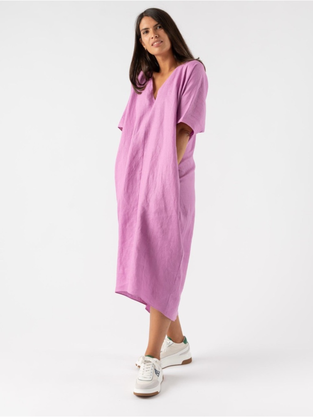 Relaxed V-Neck Midi Dress in Pink Lilac